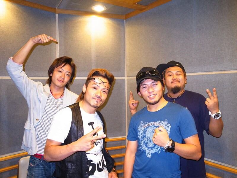 CLIFF EDGEの3人と栗城史多。