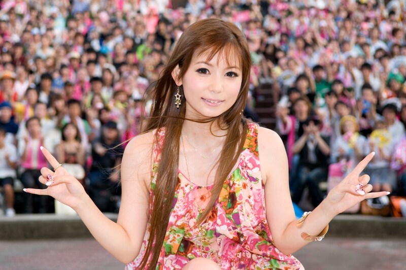 「もっともっと成長して、もっともっとレベル上げして、鉄巨人みたいな女になりたいです」とデビュー5周年イヤーの抱負を語ったしょこたん。