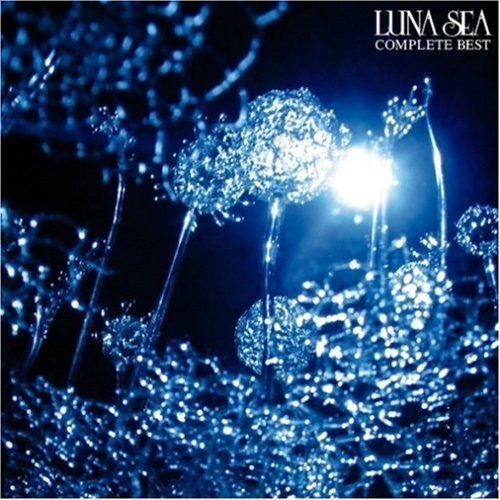 写真は2008年にリリースされたベスト盤「LUNA SEA COMPLETE BEST」。