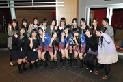 SCANDAL＆女子コーラス隊、映画舞台挨拶で生ライブ