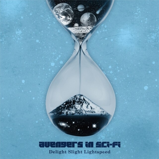 写真は最新シングル「Delight Slight Lightspeed」ジャケット。なお、YouTubeでは付属のDVDに収録されるライブ映像の先行トレーラーを配信中。