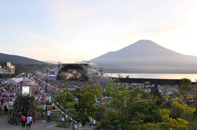 今年は2日間にわたって晴天に恵まれた「SWEET LOVE SHOWER」。計2万6000人の音楽ファンが自然の中でライブを楽しんだ。