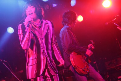 THE COLLECTORSは1986年結成。翌年11月にはアルバム「僕はコレクター」でメジャーデビューを果たした。