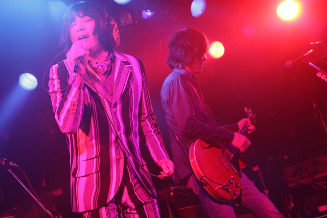 THE COLLECTORSは1986年結成。翌年11月にはアルバム「僕はコレクター」でメジャーデビューを果たした。