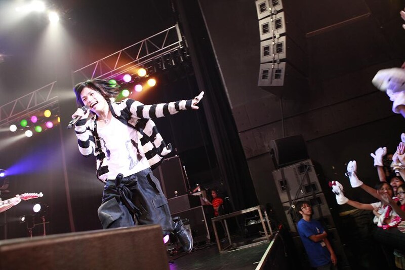 写真は8月28日のピコのライブ。「Story」「セピア」「飴か夢」はもちろん、12月リリースのシングル曲もいち早く披露された。