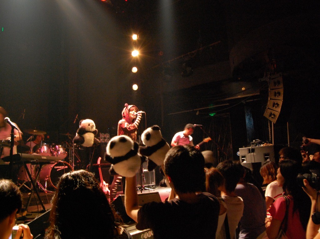 PANDA 1/2上海ライブの模様。