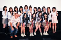 舞台挨拶ではアフレコ中のエピソードも披露したSCANDALのメンバーたち。苦労したことについて聞かれると、「自然にやるのが難しかった」とコメントした。