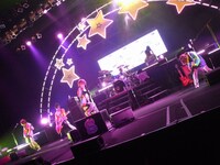 写真は渋谷C.C.Lemonホール公演の模様。