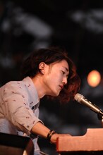 7月に開催された主催イベント「フジフジ富士Q」も大成功に終わったばかりのフジファブリックから、金澤ダイスケがソロでアジカンをサポートする。