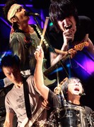 ツアーのチケットは9月25日より順次発売開始。なおスケジュールは今後も追加される予定。