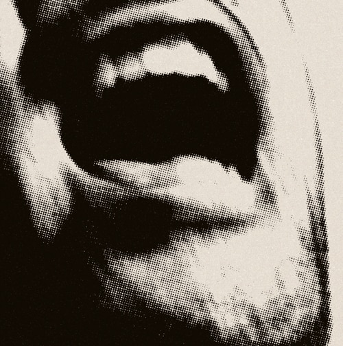 写真は15周年記念シングル第1弾「Sing Forever」ジャケット。