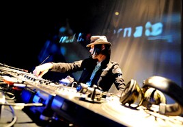 Getting BetterゲストDJに細美、ウエノ、木下、素生