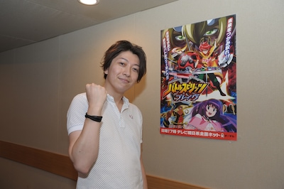 米米CLUBや及川光博などの世界観も彷彿とさせるファンキーサウンドはこれまで歌っていなかったのが不思議なぐらいのハマりぶりだ。(C)サンライズ・メ～テレ