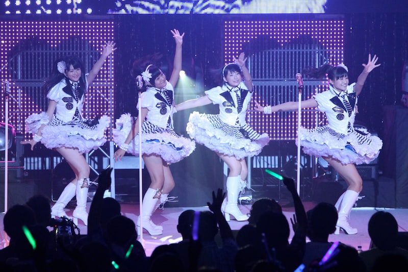 初日のトリを務めたスマイレージ。