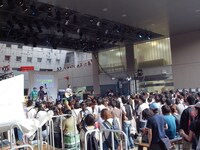 集まった観客はミドリカワの強烈な歌詞世界をじっくり堪能している様子だった。