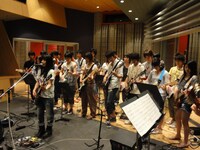 「miwa軽音楽部」第1回部活動の様子。