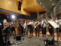 「miwa軽音楽部」第1回部活動の様子。