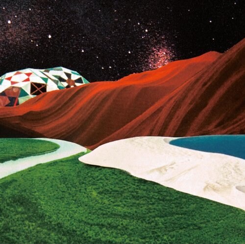 写真はリミックスアルバム「rmx」のジャケット。