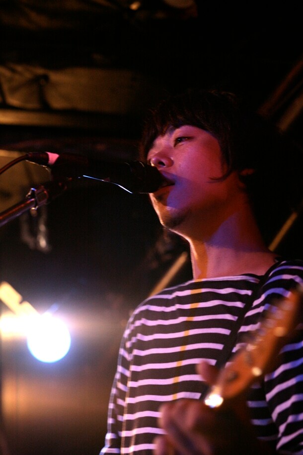 9月15日にsleepy.ac名義でライブアルバムをリリースするsleepy.ab。成山は「ミックス作業中に何度も寝てしまった」と誘眠効果抜群であることをアピールした。