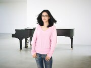 ナタリーPower Pushではアンジェラ・アキへのインタビューを公開中。彼女の音楽人生が詰まったアルバム「LIFE」について思いを語っている。