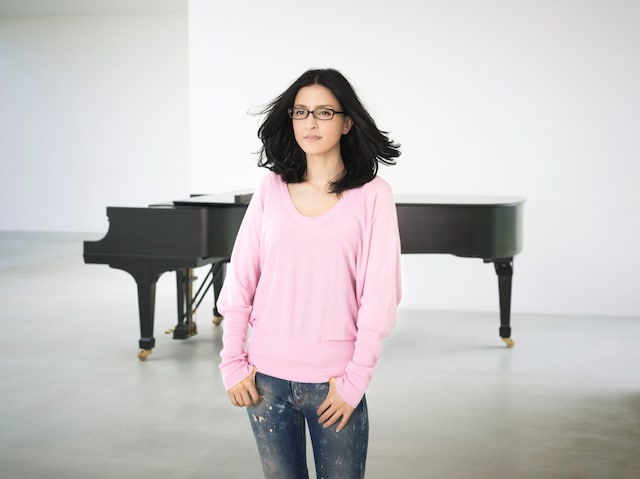 アンジェラ・アキは10月9日より全国ツアー「MY KEYS PLUS＋ TOUR 2010 LIFE」を開催する。