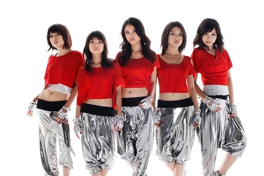 アイドルグループからパフォーマンスガールズユニットへチェンジした9nineの5人。写真左から佐武宇綺、村田寛奈、吉井香奈恵、川島海荷、西脇彩華。