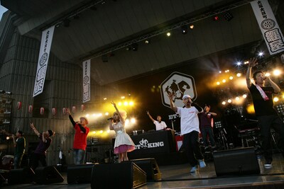 「はじめまして、千秋です。プー」と千秋が自己紹介すると、客席からは「かわいー!!」と大きな歓声が上がった。