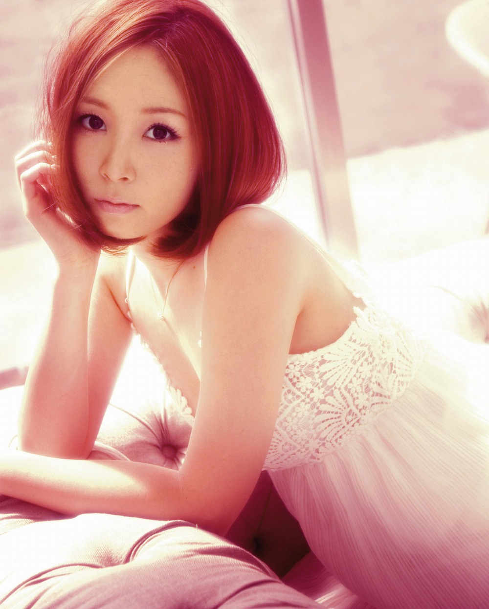愛内里菜はオンエア同日26日に兵庫・尼崎アルカイックホールでラストライブ「RINA AIUCHI LAST LIVE 2010 -LAST SCENE-」の関西公演を開催する。
