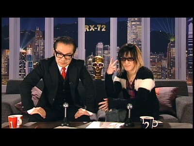 番組ではときにHISASHI（写真右）が現場に足を運び、気になるモノを徹底分析。