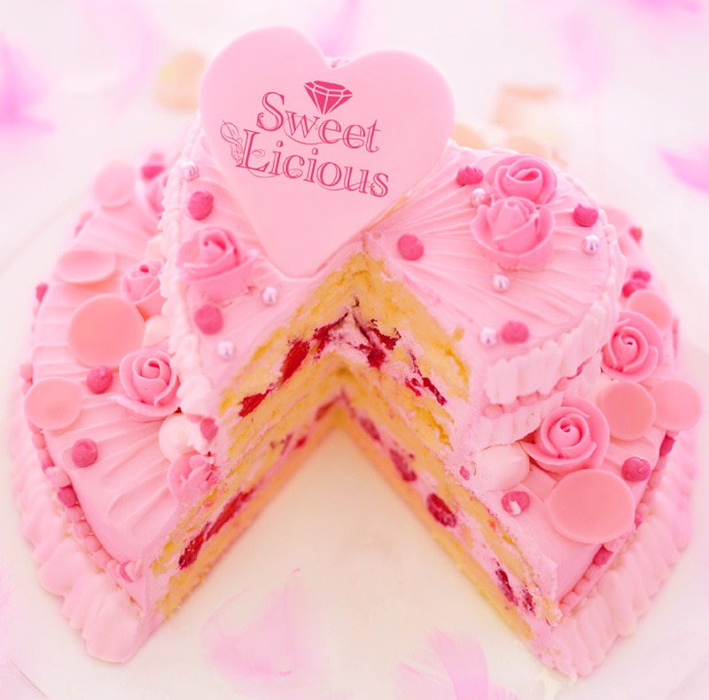 「Sweet Licious」通常盤ジャケット。