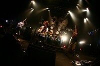怒涛のフェスシーズンと自主企画イベントを終え、ひと段落した9mm Parabellum Bulletのメンバーたち。次回のライブは、10月24日にSHIBUYA-AXで行われるライブイベント「LESSTHAN*RIOT vol.2」の予定（写真：橋本塁）。