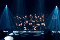 「Girls Award JAPAN 2010 AUTUMN/WINTER」でパフォーマンスを披露する少女時代。