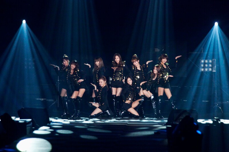 「Girls Award JAPAN 2010 AUTUMN/WINTER」でパフォーマンスを披露する少女時代。