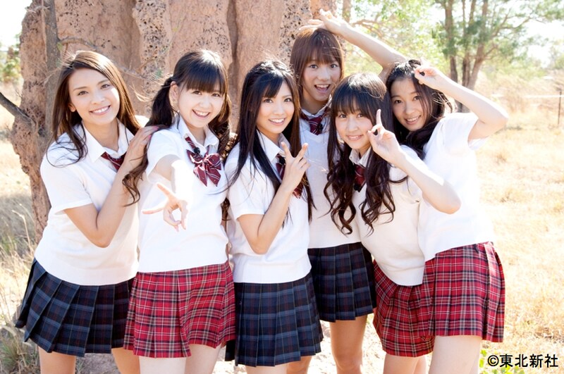 「AKB48 ネ申テレビ スペシャル ～オーストラリア修学旅行～」に出演するAKB48メンバー。写真左から秋元才加、佐藤すみれ、倉持明日香、高城亜樹、小森美果、指原莉乃。