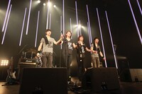 写真はSHIBUYA-AX公演の様子。