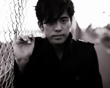 Kは10月27日にニューシングル「dear...」をリリースする。