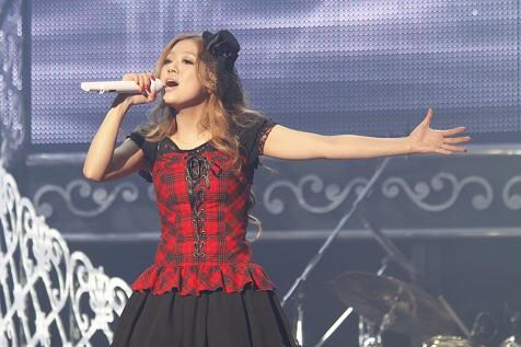 衣装が替わるたび、フロアのファンからは「かわいい！」という声援が飛び交った。