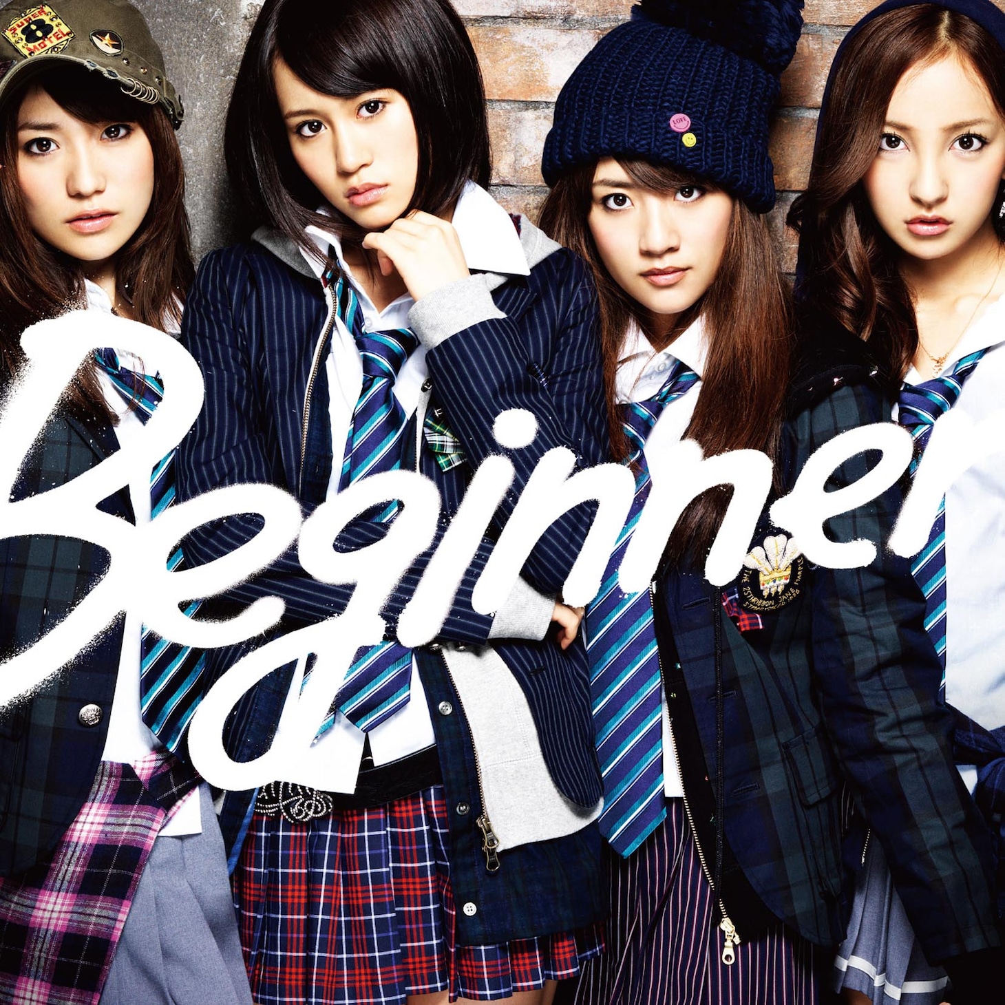 シングル「Beginner」通常盤Type-A イベント参加券入り初回完全限定生産盤のジャケット（写真）を飾るのは、大島優子、前田敦子、高橋みなみ、板野友美の4人。