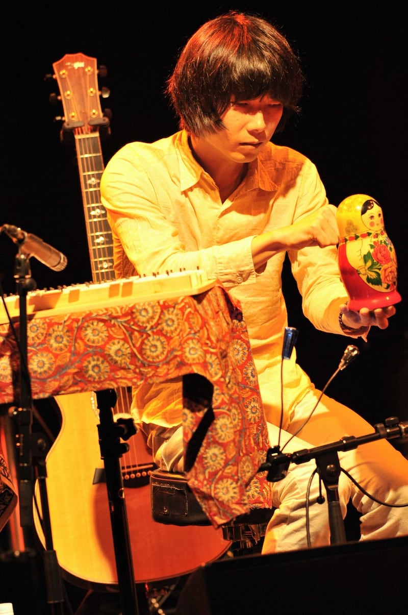 「照美さん」の愛称で親しまれるマトリョミンを操る山内憲介。