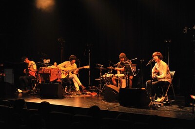 sleepy.abのオフィシャルMySpaceでは、ライブでも披露された新曲「夢織り唄」のビデオクリップを配信中。ライブ盤「LIVE@Sapporo Kitara」とあわせてチェックしておこう。