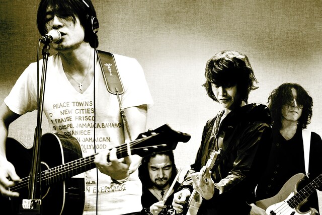 アルバム発売に伴うライブツアーの開催にも期待したいところ。