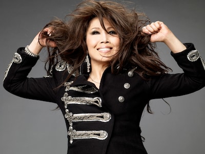 欧陽菲菲は1971年9月に「雨の御堂筋」で日本デビューを果たした。