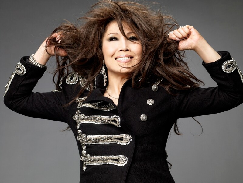 欧陽菲菲は1971年9月に「雨の御堂筋」で日本デビューを果たした。