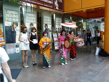 チンドン屋＆バニラビーンズのコラボレーション。