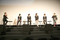 「Je t'aime」は押井作品によく登場するバゼットハウンドのガブリエルとロボットの少女の“愛”を描いた物語。トークでは犬の描写についての話もはずんだ。