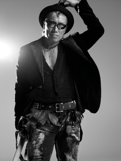 長渕剛はニューアルバム「TRY AGAIN」を携え12月からアリーナツアーを開催する。