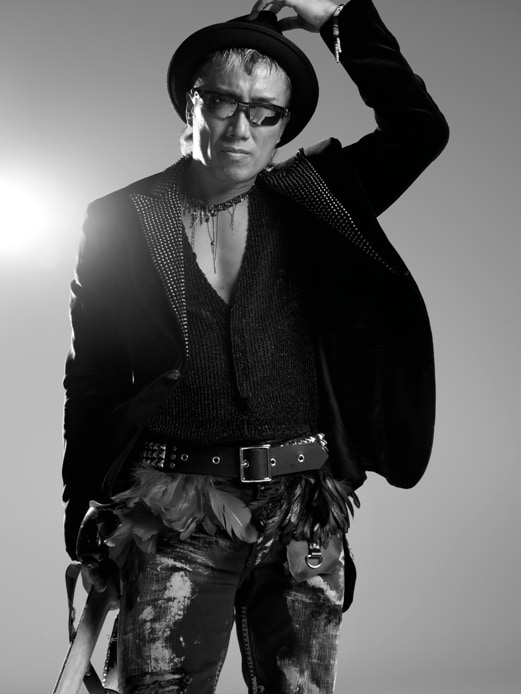 長渕剛はニューアルバム「TRY AGAIN」を携え12月からアリーナツアーを開催する。