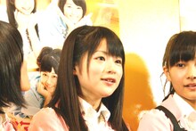 前田憂佳はこの日の自分の時給を「80円」と計算。「時給って800円のイメージがあるけど1時間働いてないので」と語った。また「レジでレシートをもらう！」と得意のダジャレも披露した。