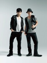 川畑要（写真右）が芸人2人の実家リフォームについて語る、異色の組み合わせが実現。