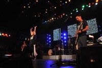 写真は9月29日のステージより。